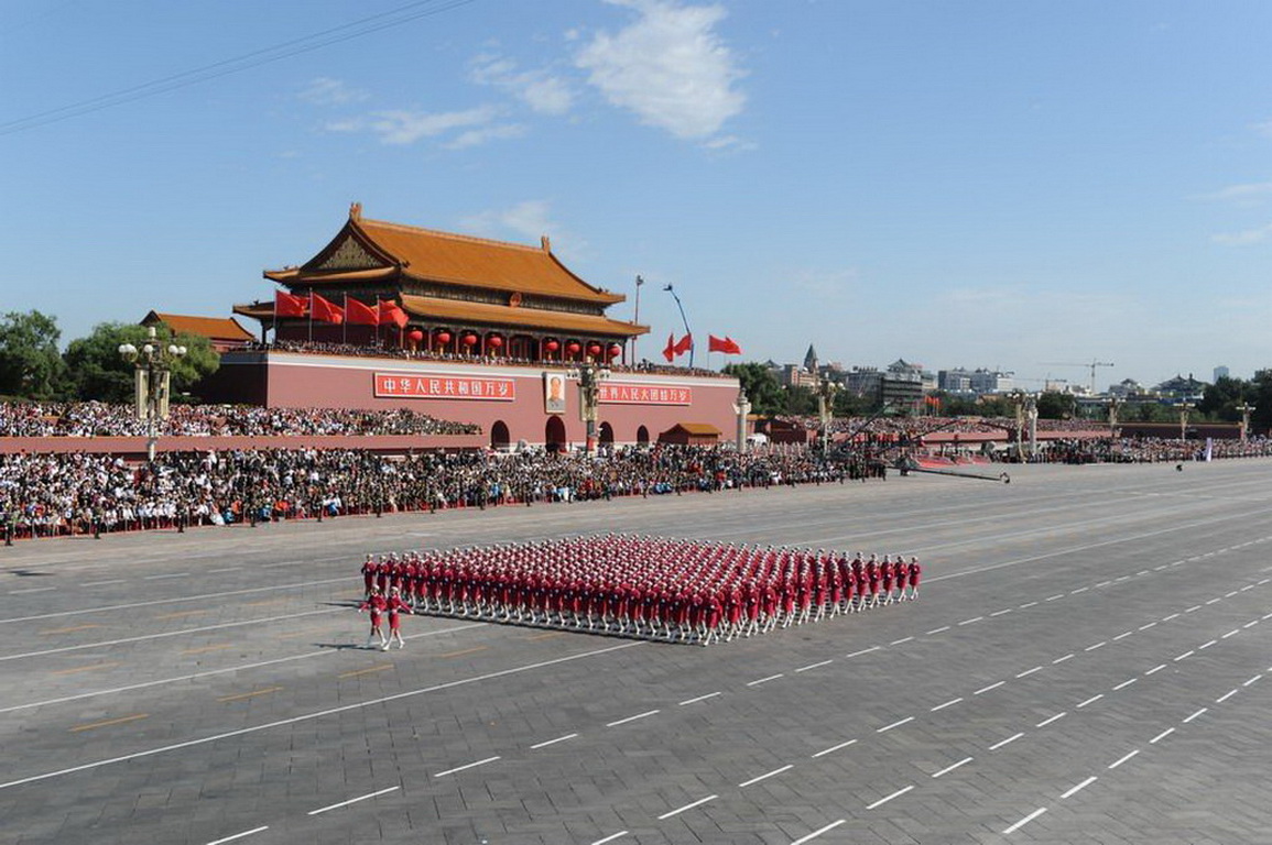 阅兵高清壁纸地勤兵